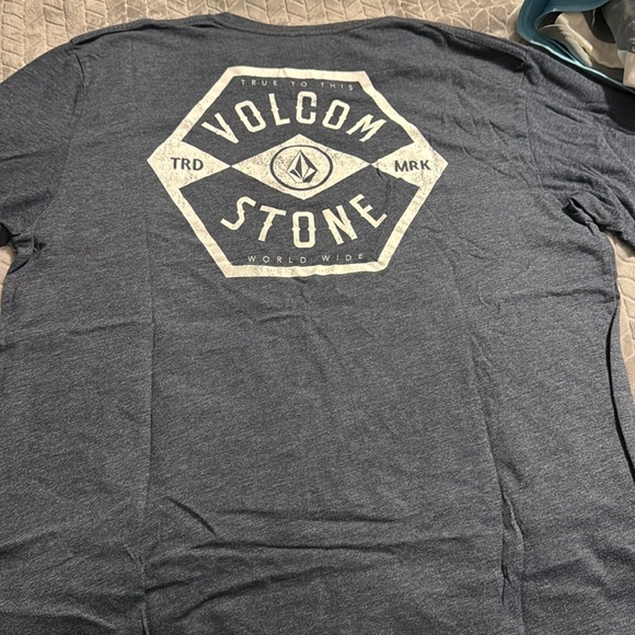 Volcom navy blue T-shirt size large - Picture 4 of 5